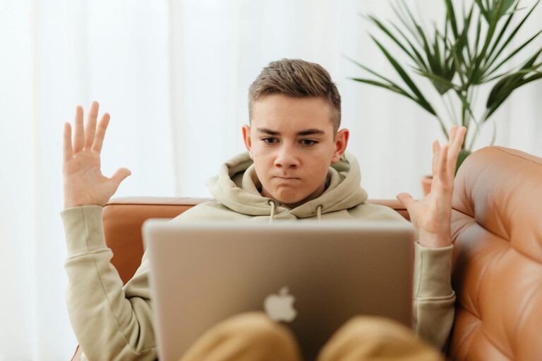 Seu cérebro TDAH está lutando contra ferramentas feitas para cérebros neurotípicos?